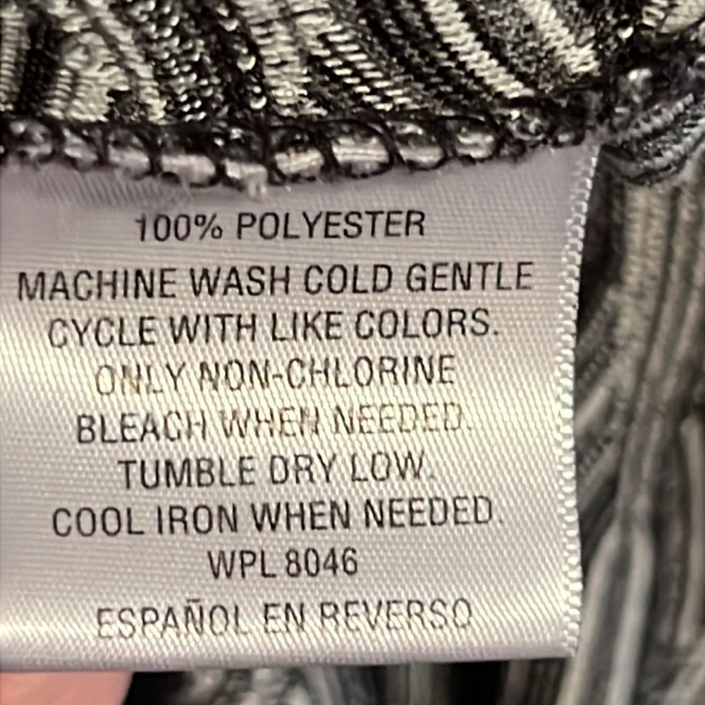JM Collection Wavy Top - Picture 5 of 5